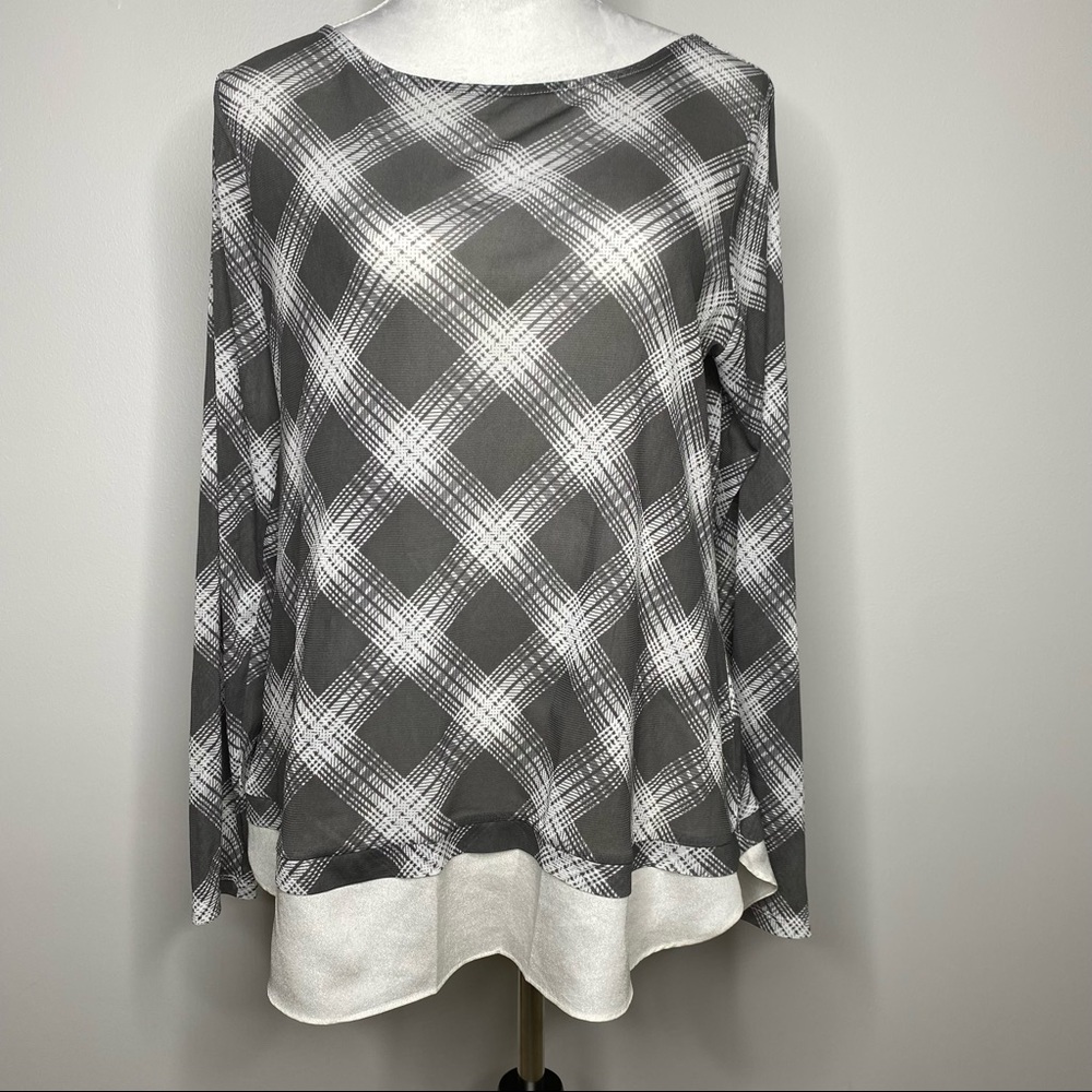 5/$25! The Limited semi sheer career top size large